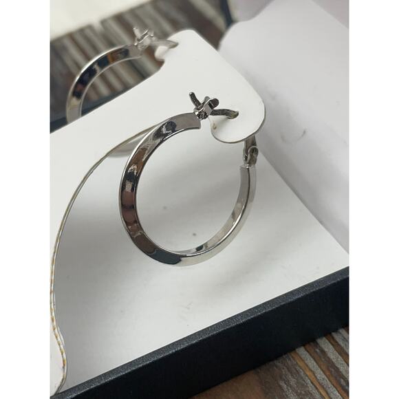 Women's Silver Plated Hoop Earrings GUC Boxed - Picture 4 of 4
